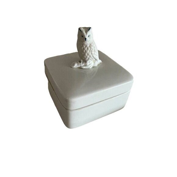 Vintage White Owl Carved Bird Trinket Squared Box with Ceramic Figurine - Picture 1 of 6